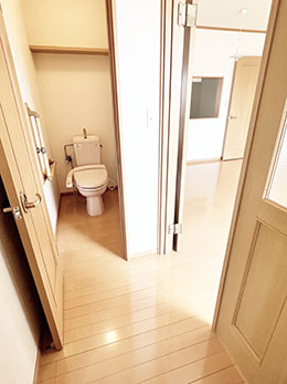 メゾンアントゥワル201号室3